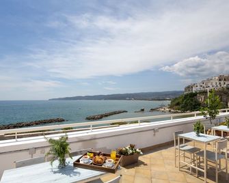 Hotel Punta San Francesco - Vieste - Balcón