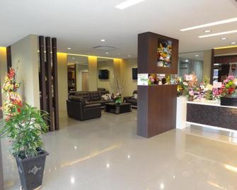 Radiant Hotel - Sitiawan - Lobby