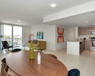 Roami at Grove 27 - Miami - Comedor