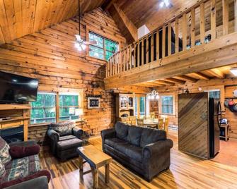 Log Cabin Motor Court - Asheville - Sala de estar