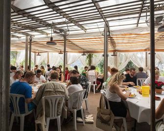 InOut Hostel Barcelona - Barcelona - Restaurant