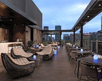 سيدا بي جي سي (بونيفاكيو جلوبال سيتي) - تاغويغ - بار