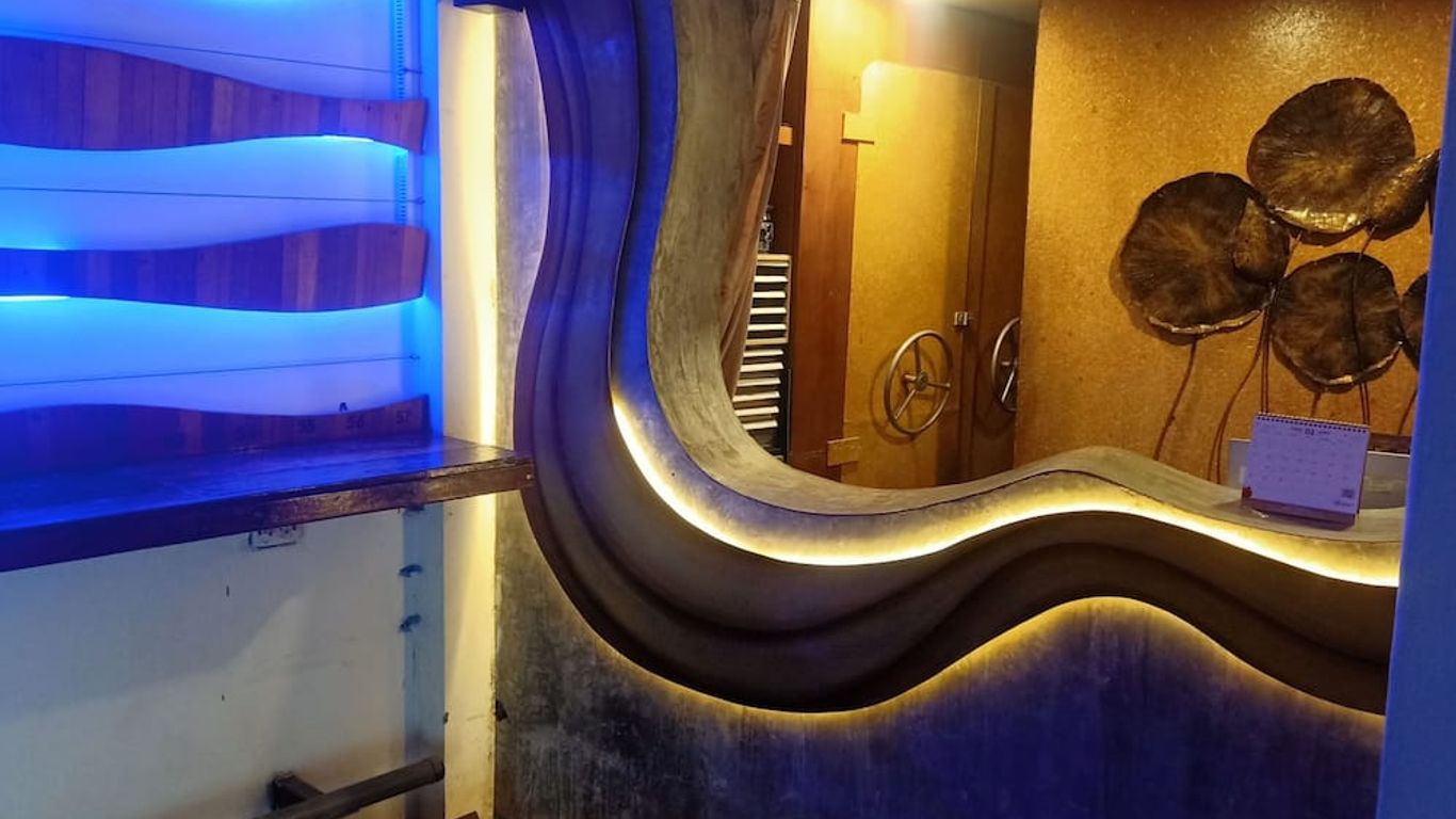 Baan Kamala Backpacker