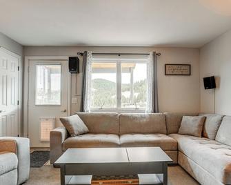 Walk to Casinos Mtn-View Central City Home! - Central City - Obývací pokoj