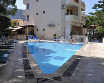 Babadan Hotel - Icmeler
