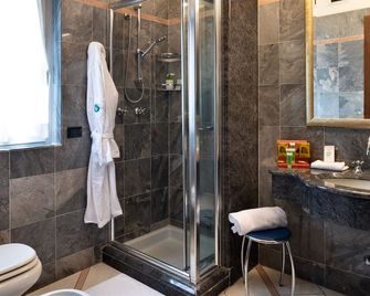 Hotel Sunflower - Milan - Bathroom