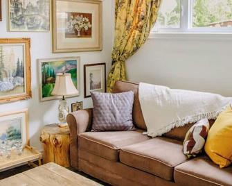 Auberge Sutton Brouerie - Sutton - Living room