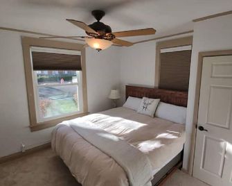 Rancher's Capitol Lodge - Cheyenne - Bedroom