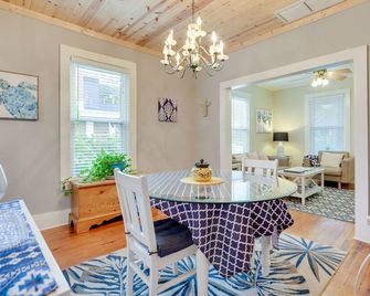 Pet-Friendly St Augustine Home Steps to Downtown! - St. Augustine - Dining room