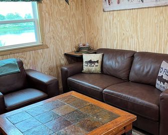 Bass Lodge - Lakefront - New - Commerce - Sala de estar