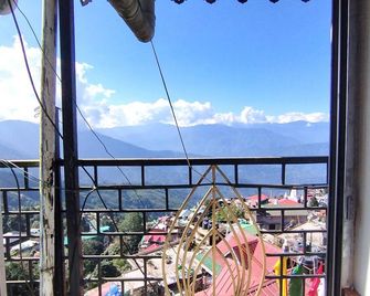 Goroomgo Kasturi Palace Darjeeling - Darjiling - Balkon