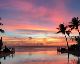 Guam Reef Hotel - Tamuning - Pool