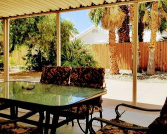 4 bedroom Upscale Mesquite Vacation Home - Mesquite - Binnenhof