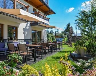 Pensjonat Novobilski - Białka Tatrzańska - Patio
