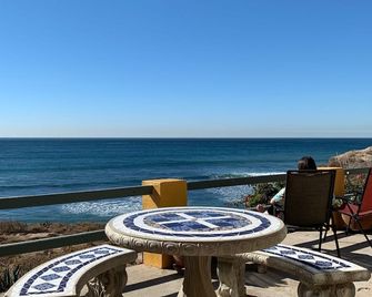 Oceanfront Casa De Las Olas - walk to 'Lobster Village' of Puerto Nuevo - Puerto Nuevo - Balcón