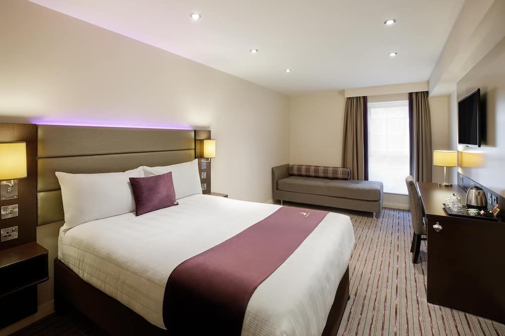 Premier Inn Southampton West thumbnail 2