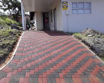 Newlands East Home With A Beautiful View - Durban