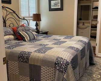 Cozy Nola-Themed 2 Br/2ba Near Tail Of The Dragon - Maryville - Habitación