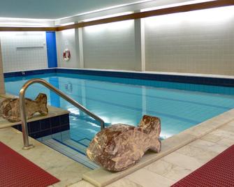 梅蘭海倫巴德薩那溫泉酒店 - 薩爾布呂肯 - 游泳池