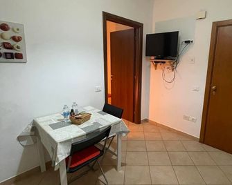 Teramo Garibaldi's Sweet Home - Teramo - Essbereich