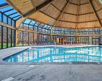 Slopeside Escape by Avantstay Walk to Ski Lifts Arcade Games + Shuffleboard - Tannersville - Piscine
