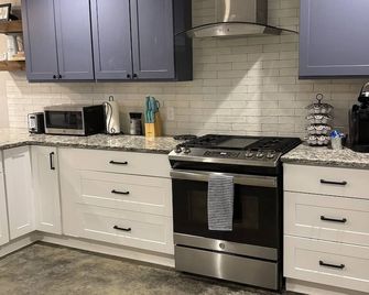 Peaceful 3BR Ranch Retreat on 40+ Acres near Athens boat ramp and fairgrounds - Athens - Кухня