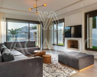 Houd Taghazout - luxury villa - Pool - 6 or 7 Px - Taghazout - Living room