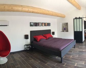 La Datcha Delicatessen - Tulette