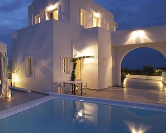 Meli Meli - Fira - Pool