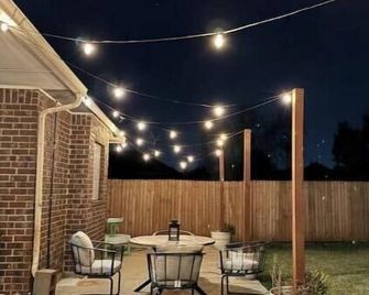 House near the Lake and Turnpike - Yukon - Patio