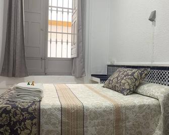 Hostal Alcobia - Sevilla - Habitación