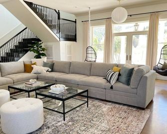 Edna Estate, Sleeps 17, Hot Tub - San Luis Obispo - Sala de estar