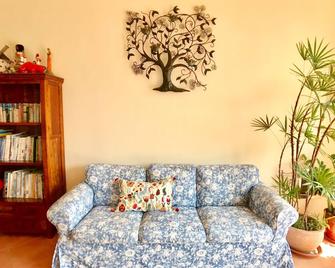 Spoondrift Hostal - Hengchun Township - Living room