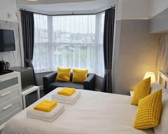 The Roslyn Guest House - Paignton