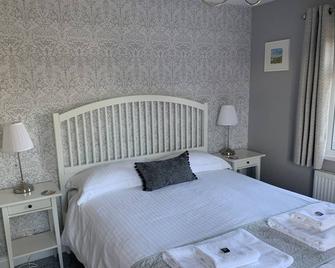 Hensleigh House - Bridport - Bedroom