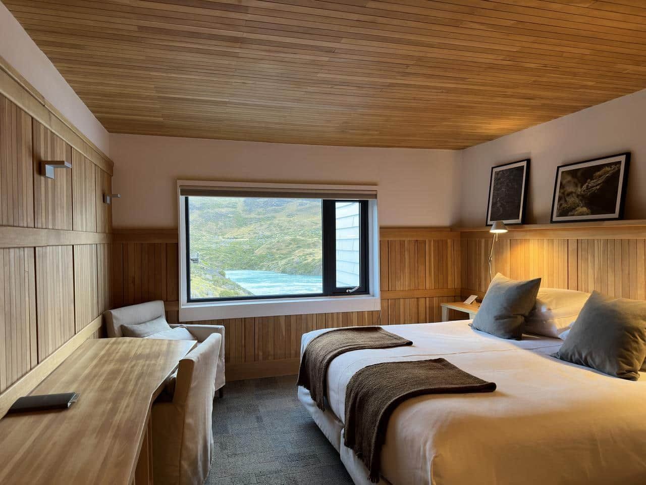 إكسبلورا أون توريس ديل باين