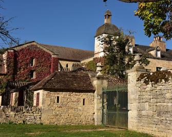 Medieval Townhouse In Heart Of Village W Private Pool, Terraces & Peaceful Court - Saint-Antonin-Noble-Val - Building