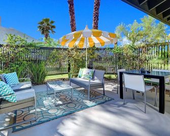 Biltmore Regency - Hollywood Regency Glam Condo! - Palm Springs - Uteplats