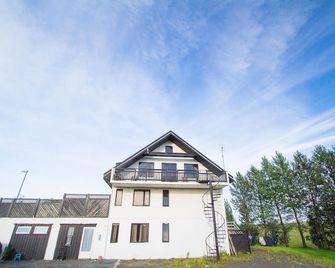Bitra Bed & Breakfast - Selfoss - Building