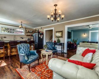 Franklin House - Boise - Living room