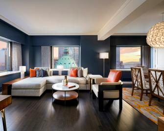 Fairmont The Queen Elizabeth - Montreal - Living room