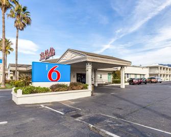 Motel 6 San Rafael, CA - San Rafael - Building