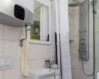 Studio Apartment Lucic - Kupari - Bathroom