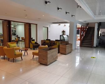 La Luna Inn - Lima - Lobby