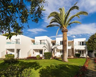 Globales Lord Nelson - Es Migjorn Gran - Edificio