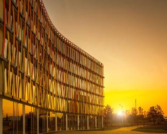 Radisson Blu Hotel & Convention Centre, Kigali - Kigali - Building