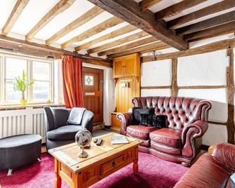 Beautiful 17th Century Cottage - Marlow - Living room