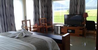 Hotel Ambulu - Jember - Bedroom