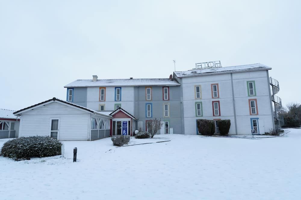 بي هوتل تروي أيروبورت