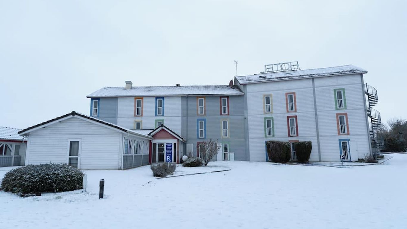 بي هوتل تروي أيروبورت